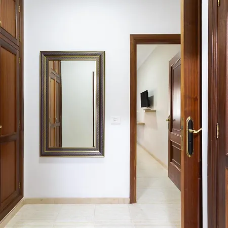 New Bright And Central With 2 Bedrooms 아파트 *
