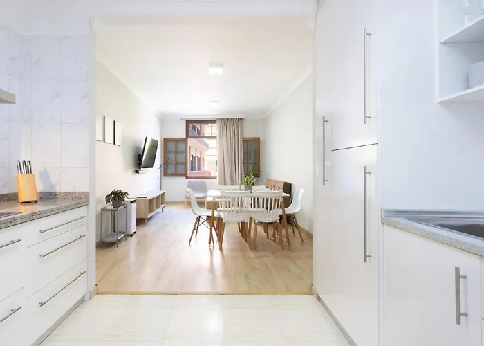 Apartment New Bright And Central With 2 Bedrooms *