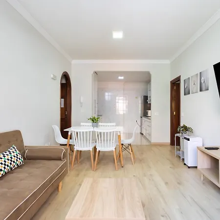 New Bright And Central With 2 Bedrooms