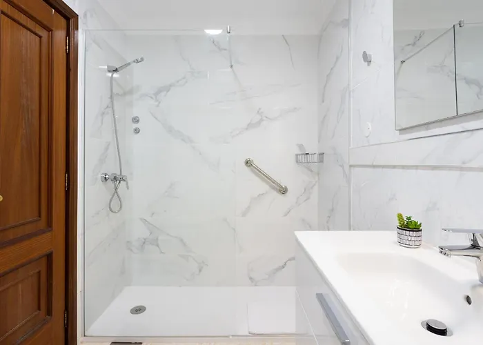 Appartamento New Bright And Central With 2 Bedrooms