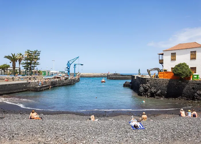 New Bright And Central With 2 Bedrooms *